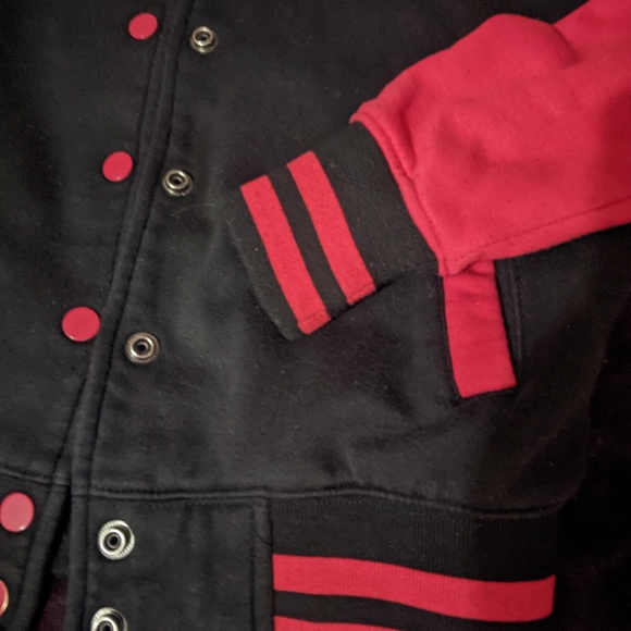 Red & black jacket - Picture 2 of 4